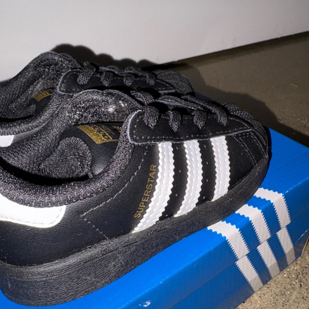 Kids Shell toe Adidas - Picture 4 of 4